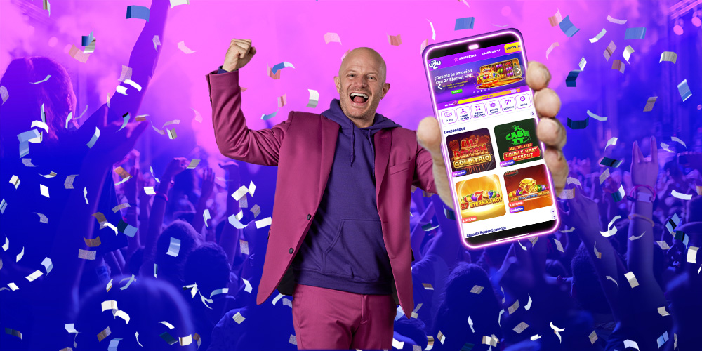 Facundo celebrando en el Palacio de los Deportes con PlayUZU