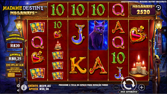 Tela do jogo Madame Destiny Megaways exibindo a grade com s&iacute;mbolos como gato preto, cartas de tar&ocirc;, velas, letras e n&uacute;meros. &Agrave; esquerda, aparecem as op&ccedil;&otilde;es de aposta e compra de b&ocirc;nus.